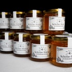 Die erste Ernte des Schiller Honigs