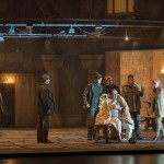 Sónia Grané, Jonathan Winell und Grigory Shkarupa als Knappen an der Seite von Wolfgang Koch, Anja Kampe und René Pape in »Parsifal« (2015)