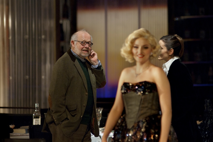 Jürgen Flimm bei der Arbeit an »Il trionfo« - Foto: Hermann und Clärchen Baus