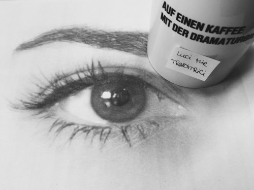 Auf einen Kaffee mit der Dramaturgie - Luci mie traditrici