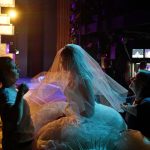 Mitten im Betrieb und vor alsbaldigem Einsatz: Auf den Seitenbühnen hier...