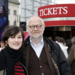Anna Prohaska und Jürgen Flimm eröffnen die Ticketbox auf dem Bebelplatz