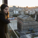 Solo-Oboistin Cristina Gómez Godoy auf der Dachterrasse des Hotels - mit Blick auf das legendäre Theater